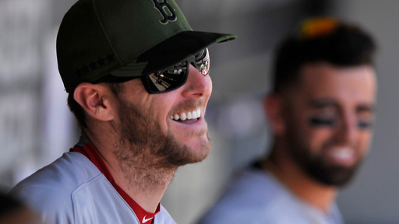 Sale gets warm reception in return to Chicago with Red Sox